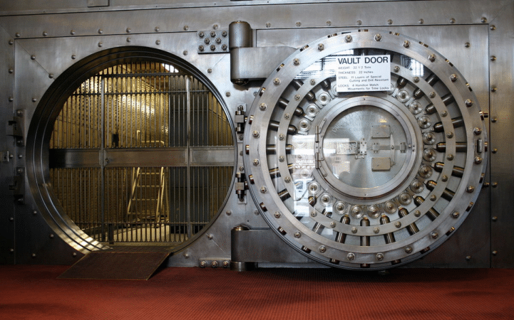 Fidelity's cryptocurrencies will be held in physical vaults.
