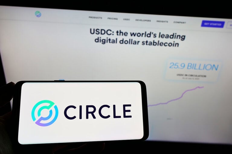 $658M Q2: Circle'S Stablecoin Success And What It Means For You - 78wwzuv