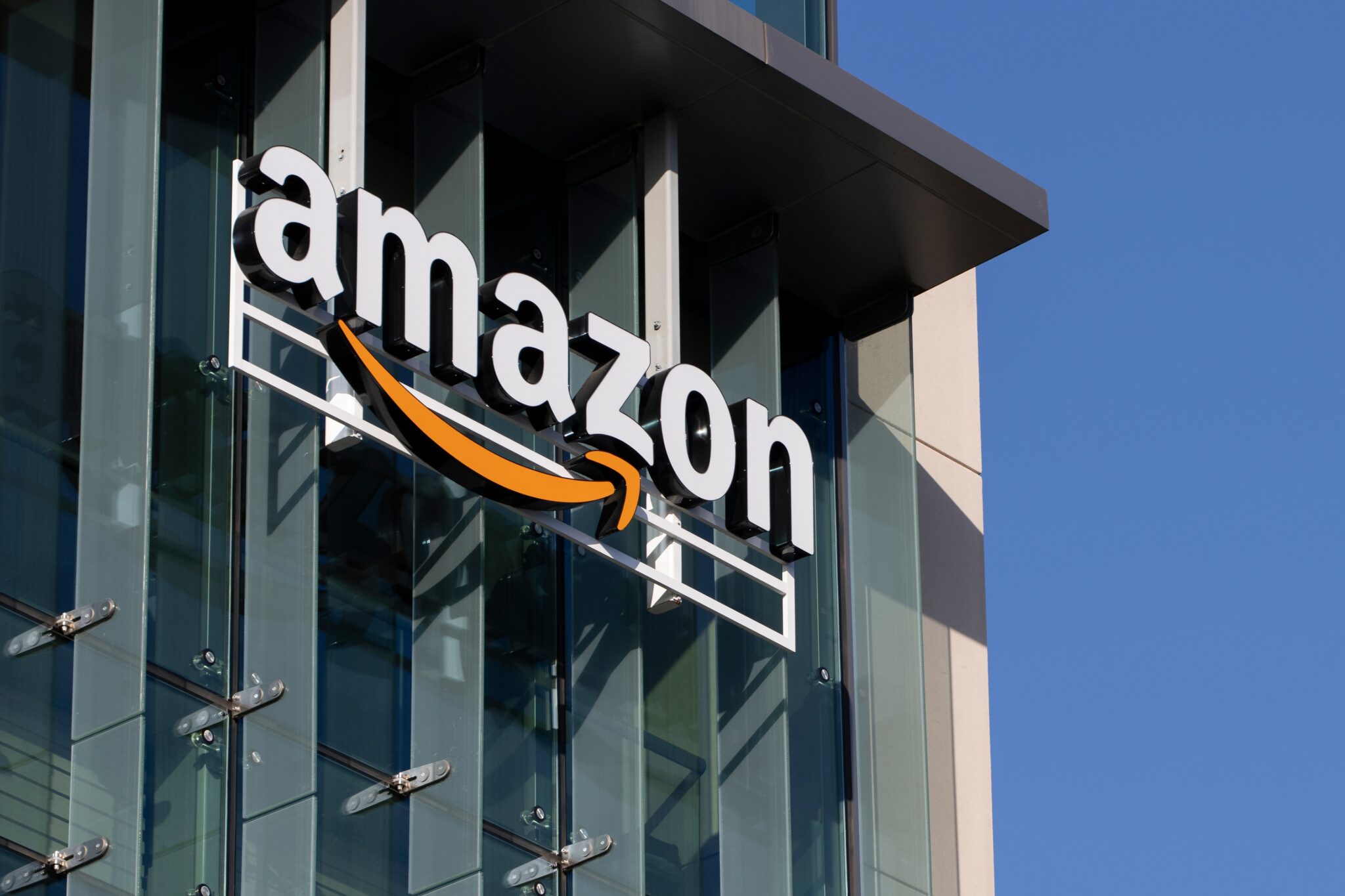 Amazon to Challenge Meta With Consumer AR Glasses by 2027 - CoinCentral