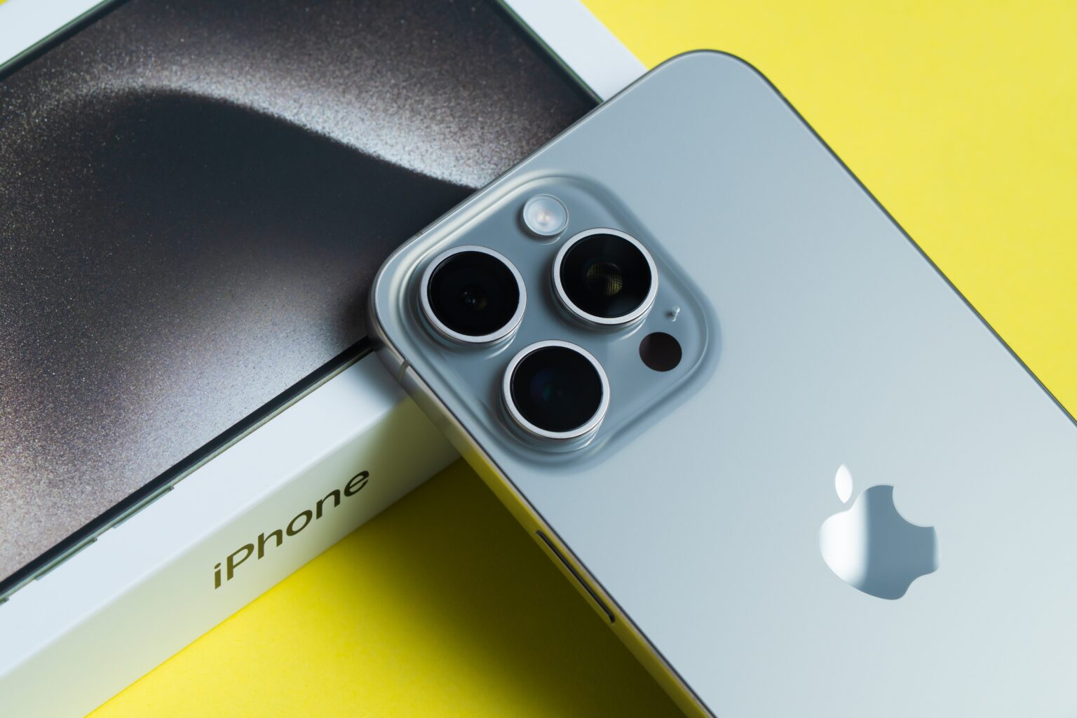 Smartphone Prices Expected to Rise in 2026 Due to Memory Chip Shortage ...