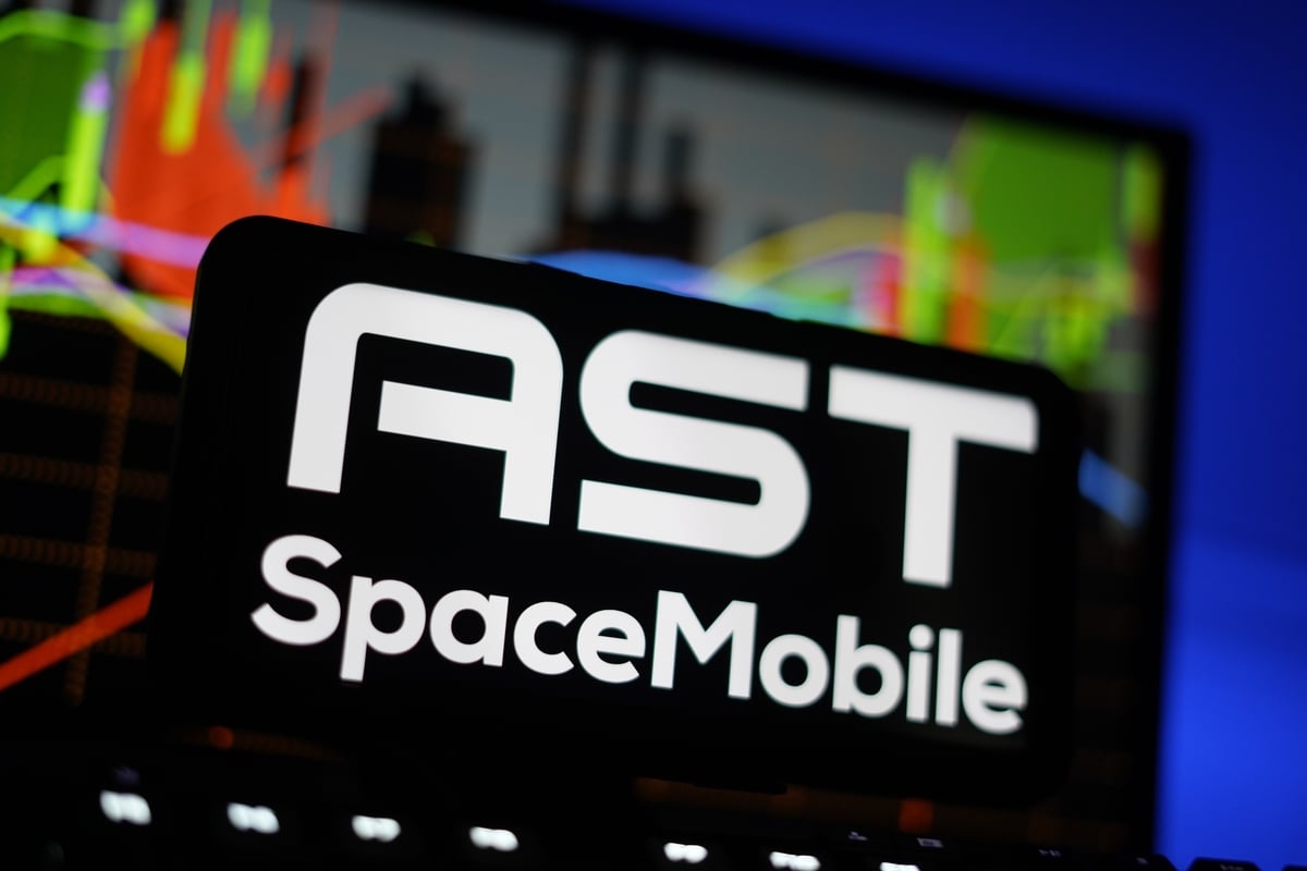 AST SpaceMobile (ASTS) Stock: Drops 5% After $1B Convertible Notes and Direct Share Offering Announcements