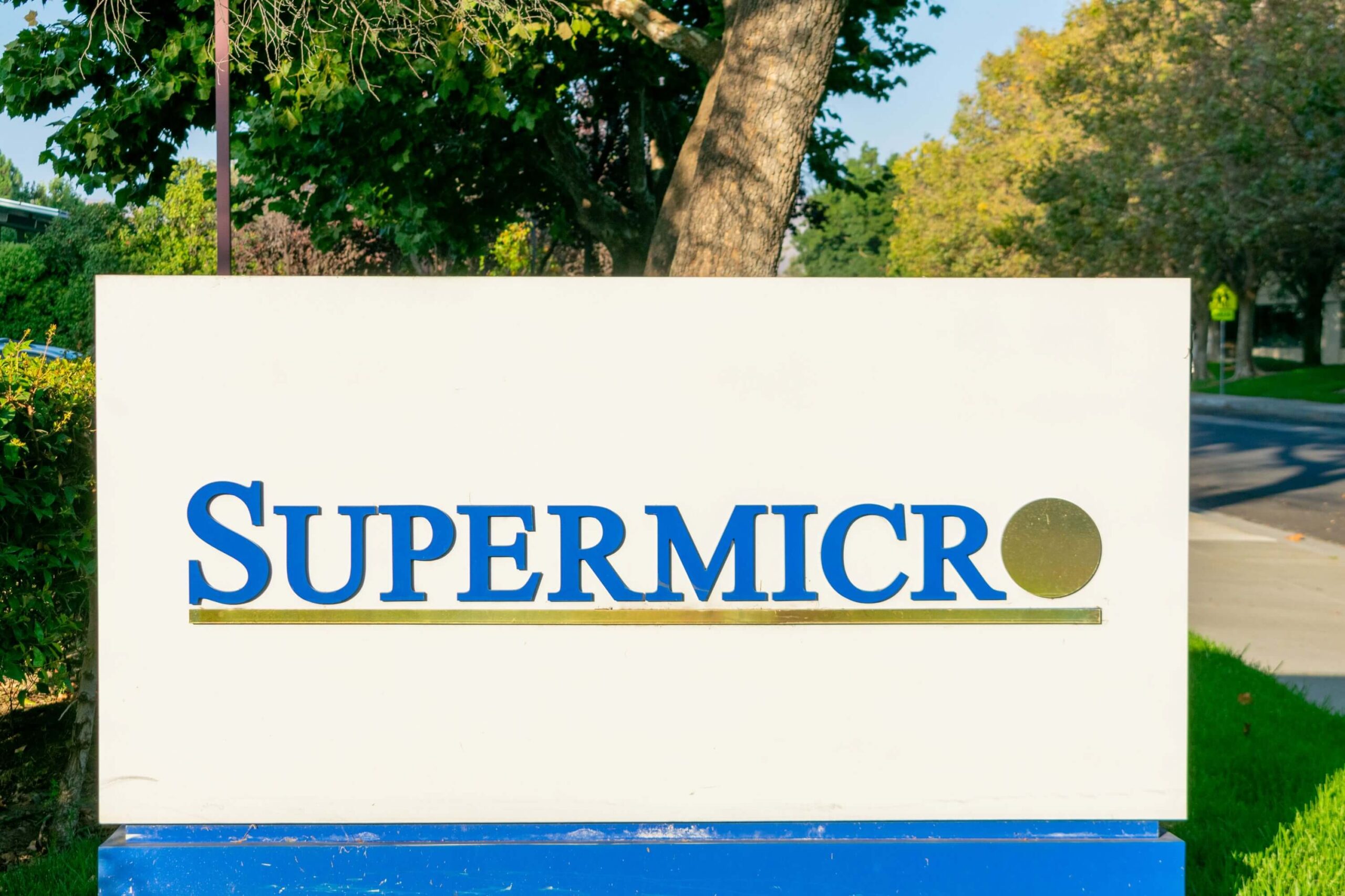Super Micro (SMCI) Stock Hangs on Nvidia's Next Move After Smuggling ...