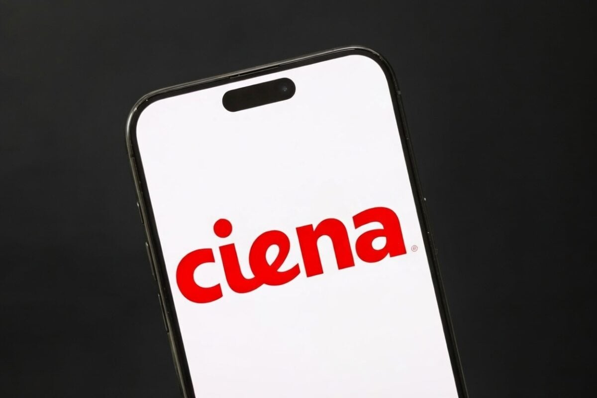 Ciena (CIEN) Stock Falls Despite AI Demand Driving 33% Revenue Jump