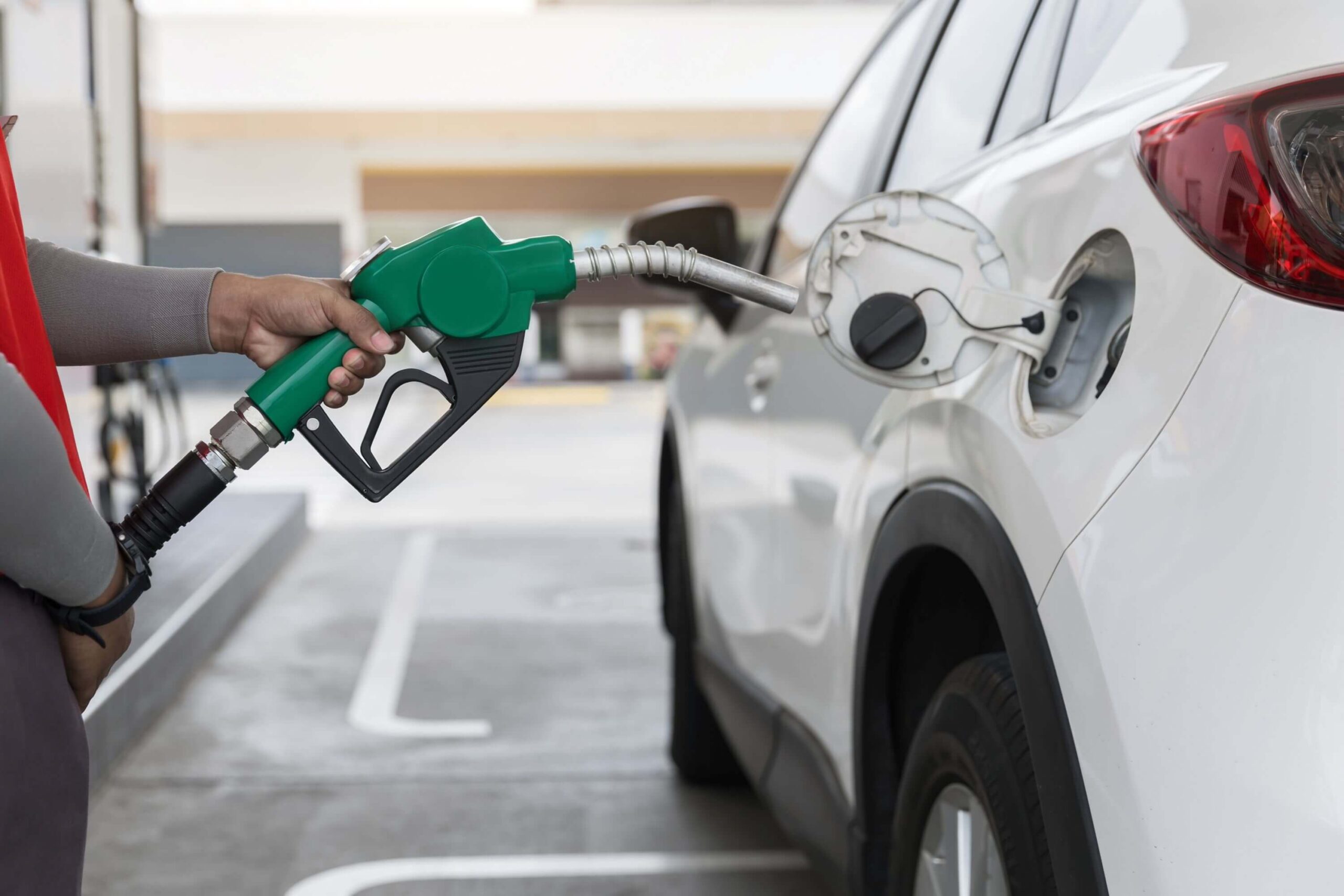 U.S. Gas Prices Hit $4 a Gallon Again as U.S.-Iran Fighting Resumes