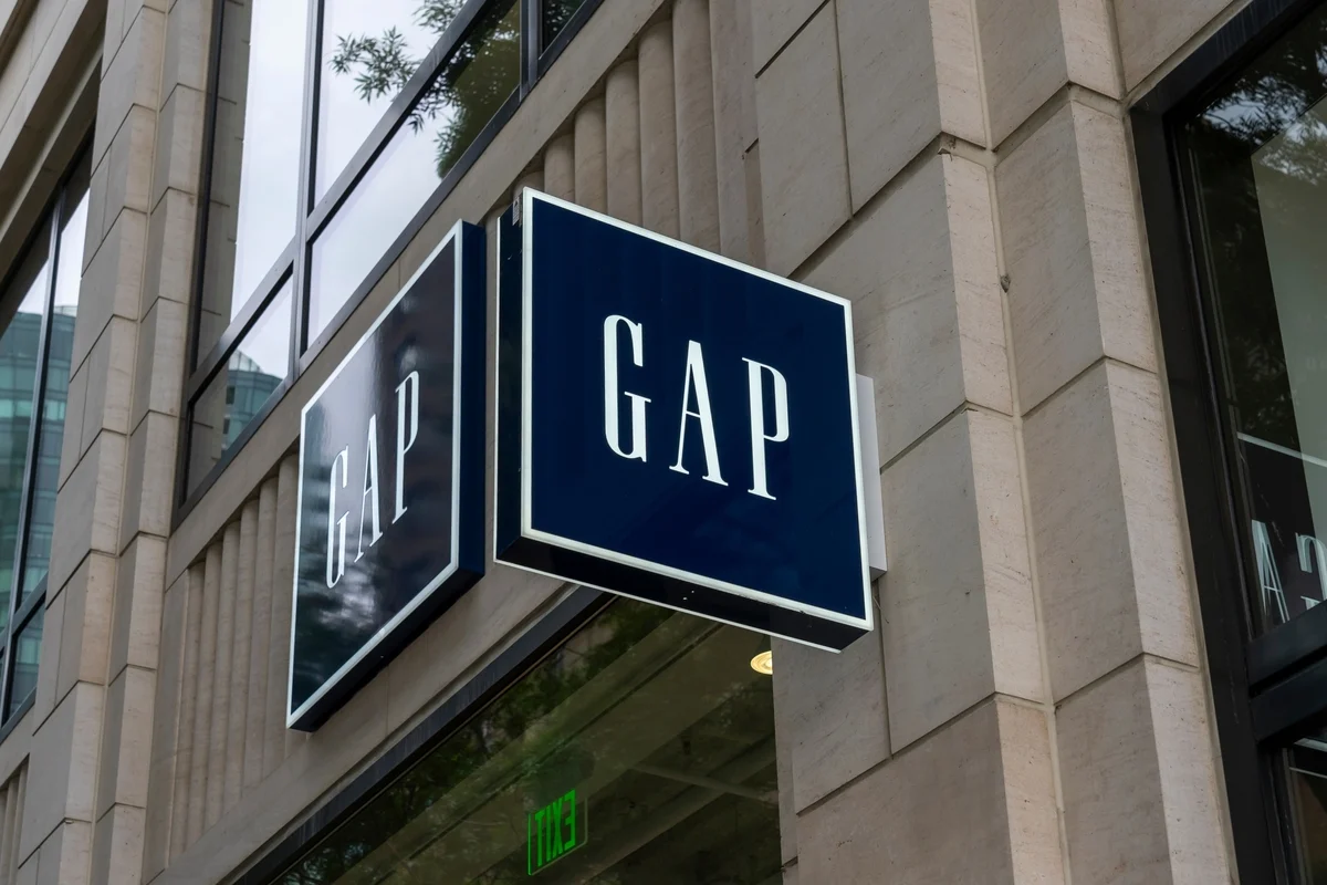 Gap Inc. (GAP) Stock Falls 13% After Q4 EPS Miss and Weak Old Navy Sales