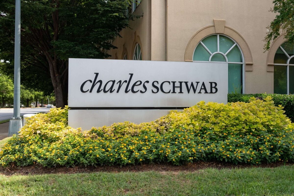 Charles Schwab (SCHW) Stock Rises After Record Q1 Results Beat Estimates