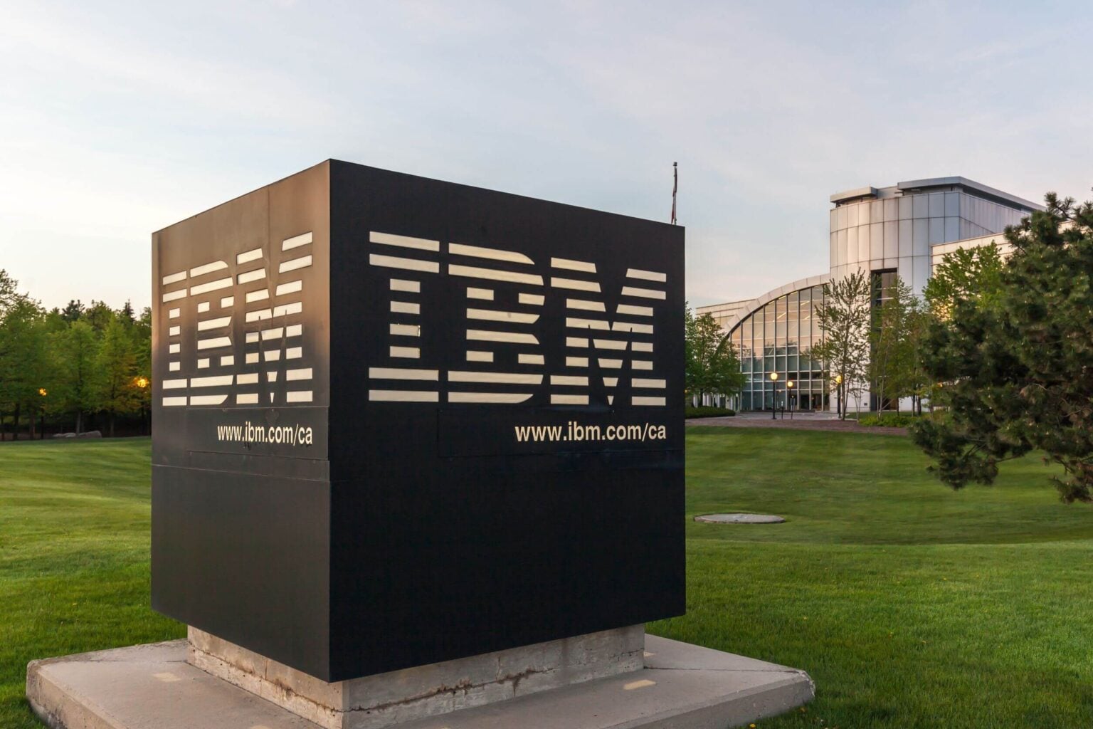IBM Stock Rises 4% as Company Unveils $10 Billion Quantum Computing ...