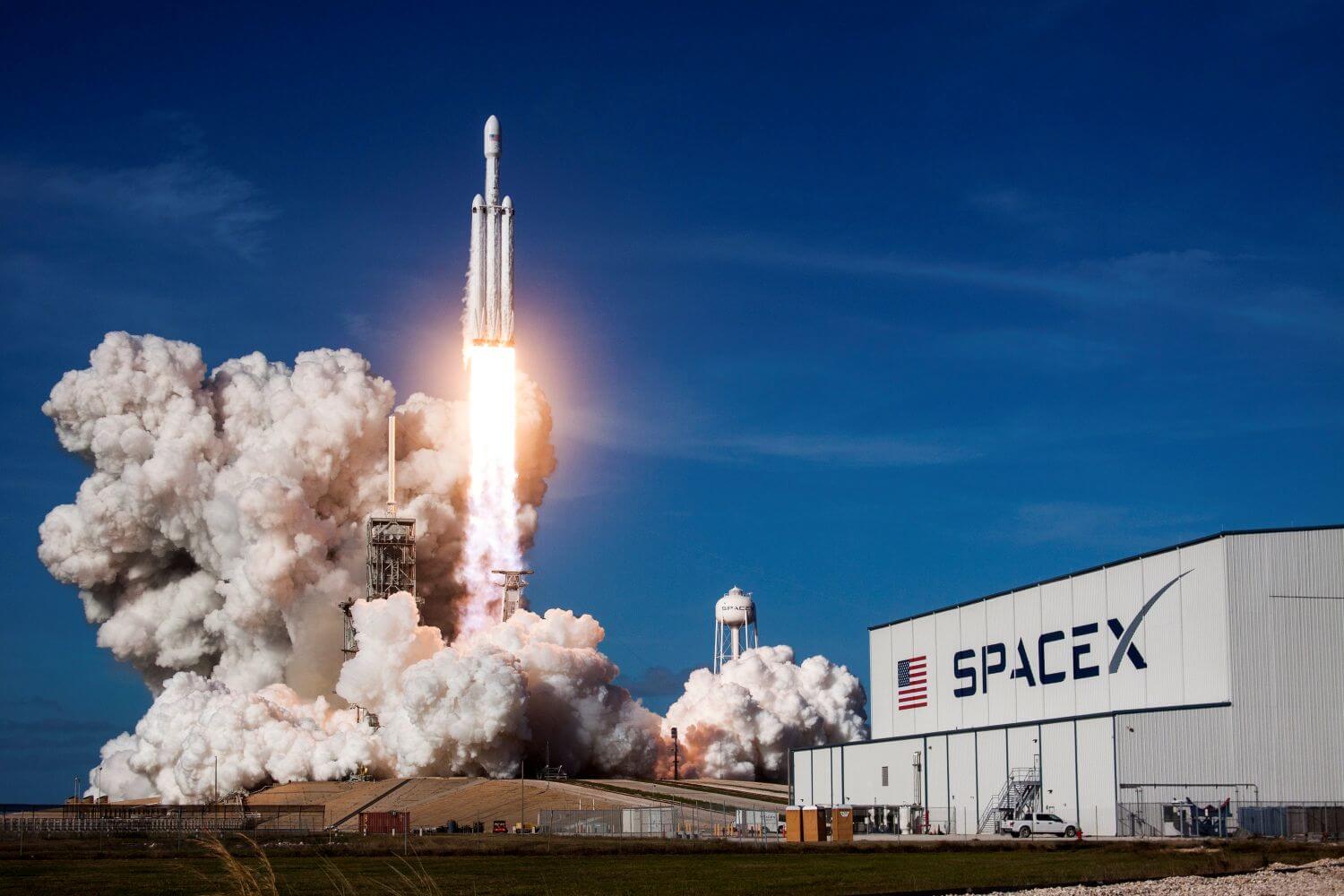 SpaceX (SPCX) Stock Slides 4% After Starship Engines Fail at Liftoff