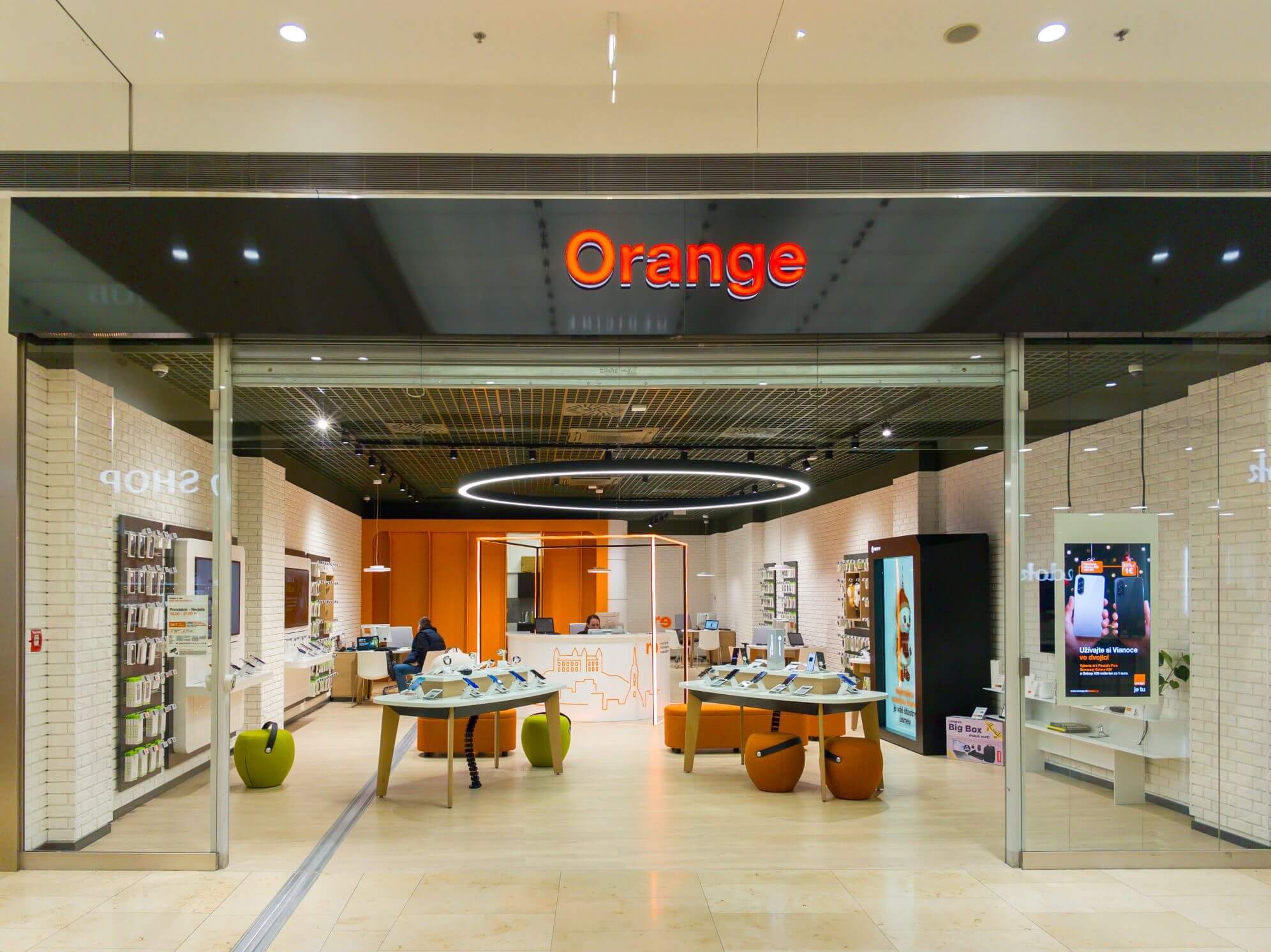 Orange Stock Jumps 4% as Africa Growth Drives H1 Beat and Raised Guidance
